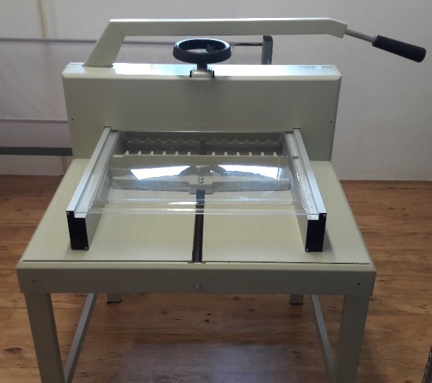 Stohová řezačka papíru KW trio 3971 - Obrázek 3