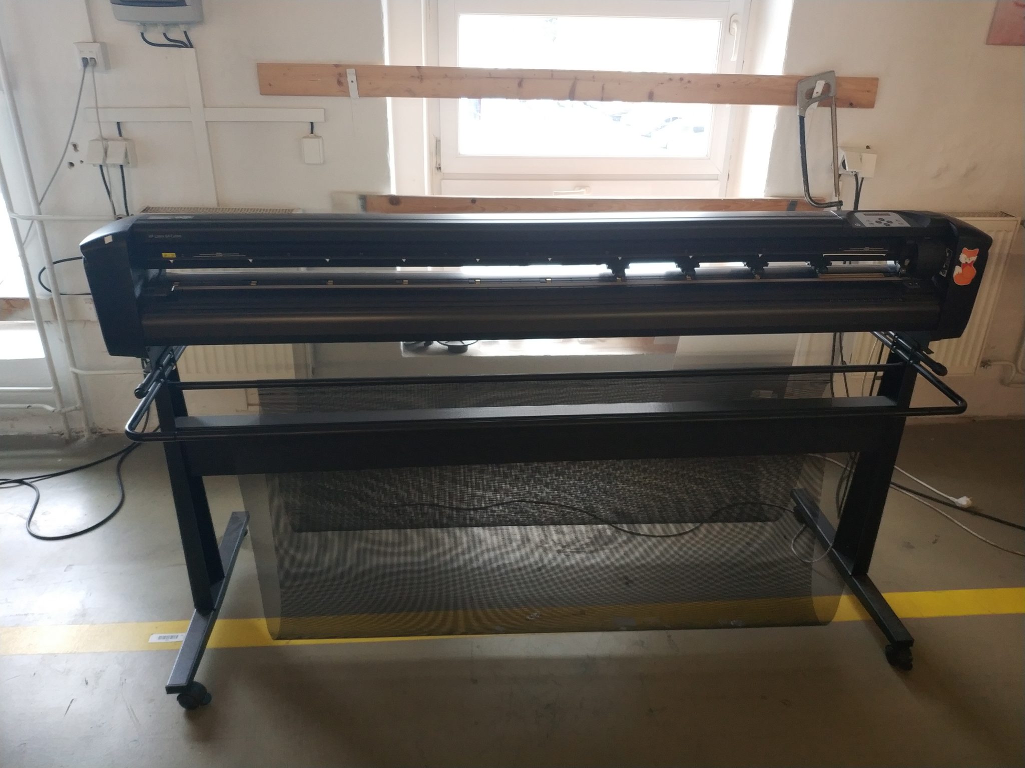 Tiskárna HP Latex 335-FLETBED – s řezacím plotrem